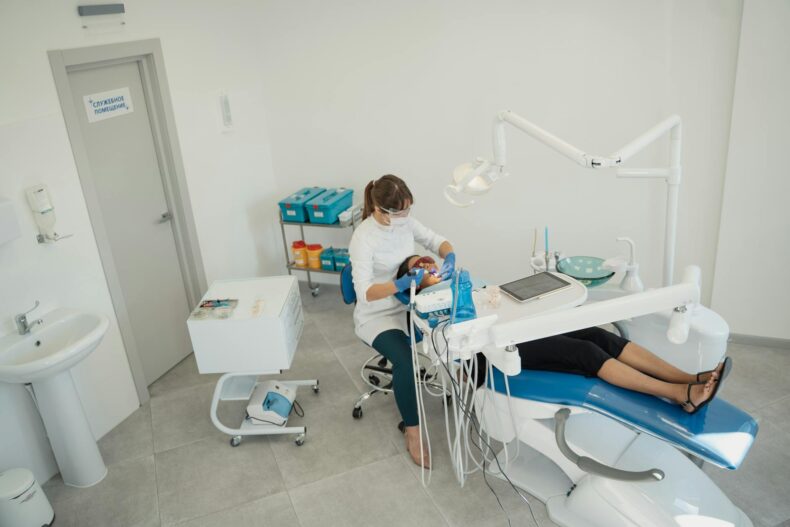 How a Chelsea Family Dentist MA Helps Families Avoid Dental Emergencies